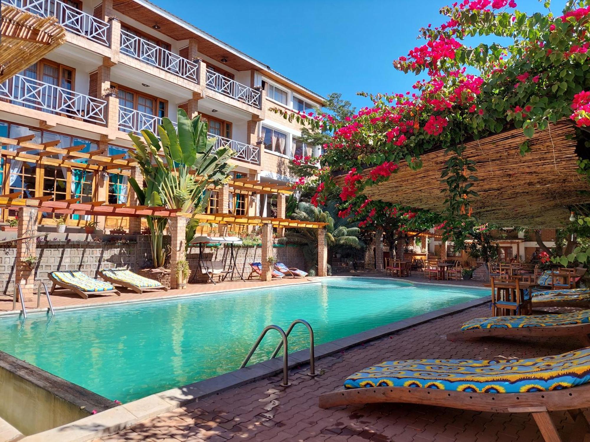 Island Continent Hotel Ivato  Exterior foto